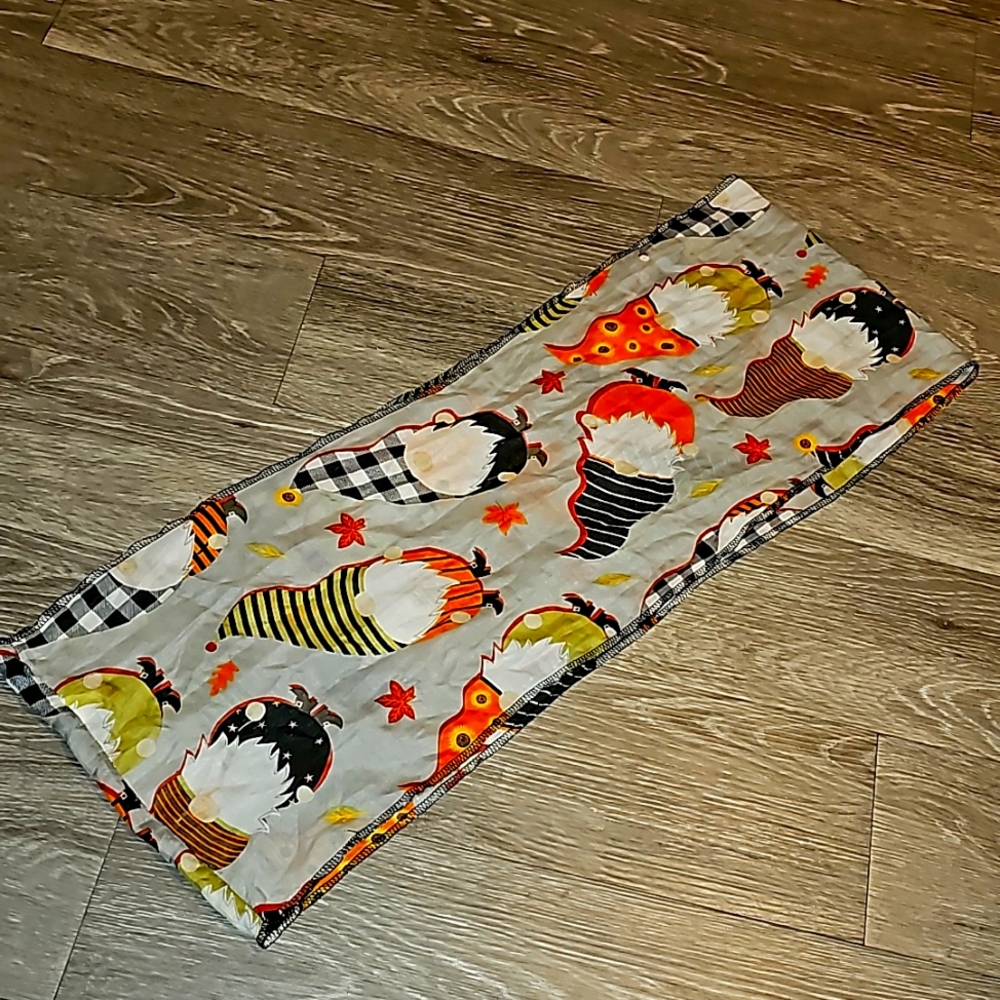 Nwots Gnome infinity thinner scarf!!
